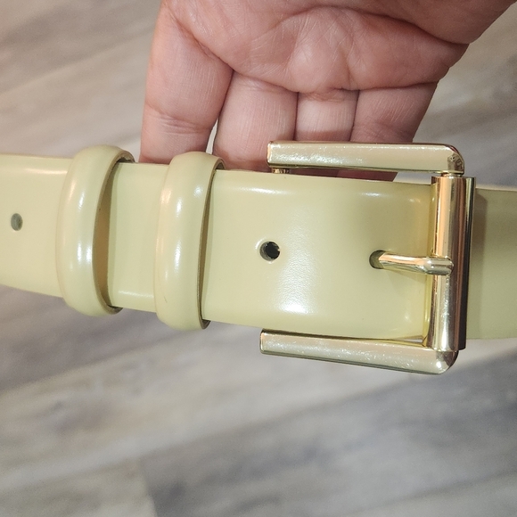 J. Crew Cream Italian Leather Gold Trim Belt Size Xlarge - Picture 5 of 5